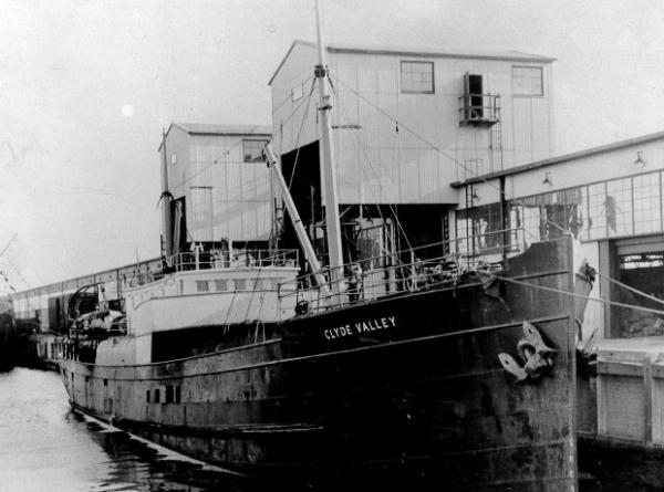 Image: black and white, MV Clyde Valley 
